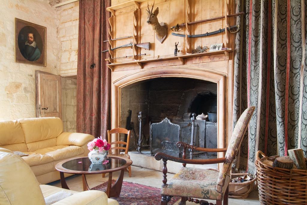 Chateau De La Roche Martel Bed & Breakfast Roiffé Eksteriør bilde