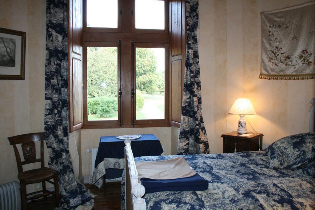 Chateau De La Roche Martel Bed & Breakfast Roiffé Rom bilde