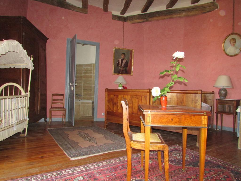 Chateau De La Roche Martel Bed & Breakfast Roiffé Rom bilde