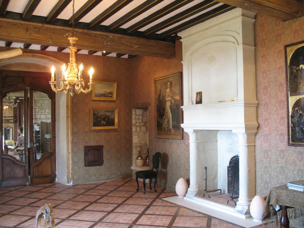 Chateau De La Roche Martel Bed & Breakfast Roiffé Eksteriør bilde