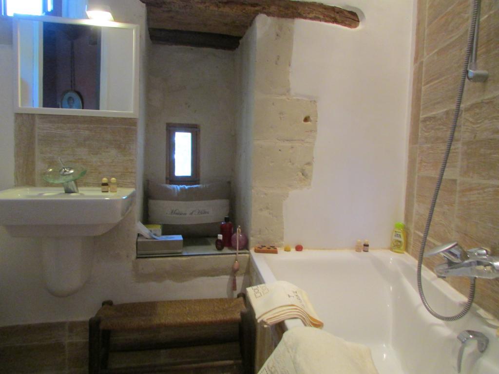 Chateau De La Roche Martel Bed & Breakfast Roiffé Rom bilde
