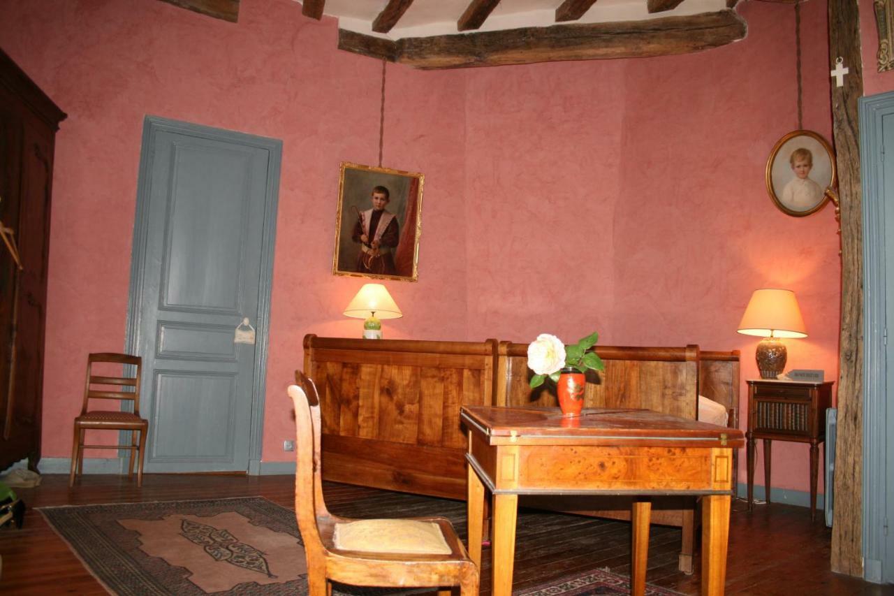 Chateau De La Roche Martel Bed & Breakfast Roiffé Eksteriør bilde